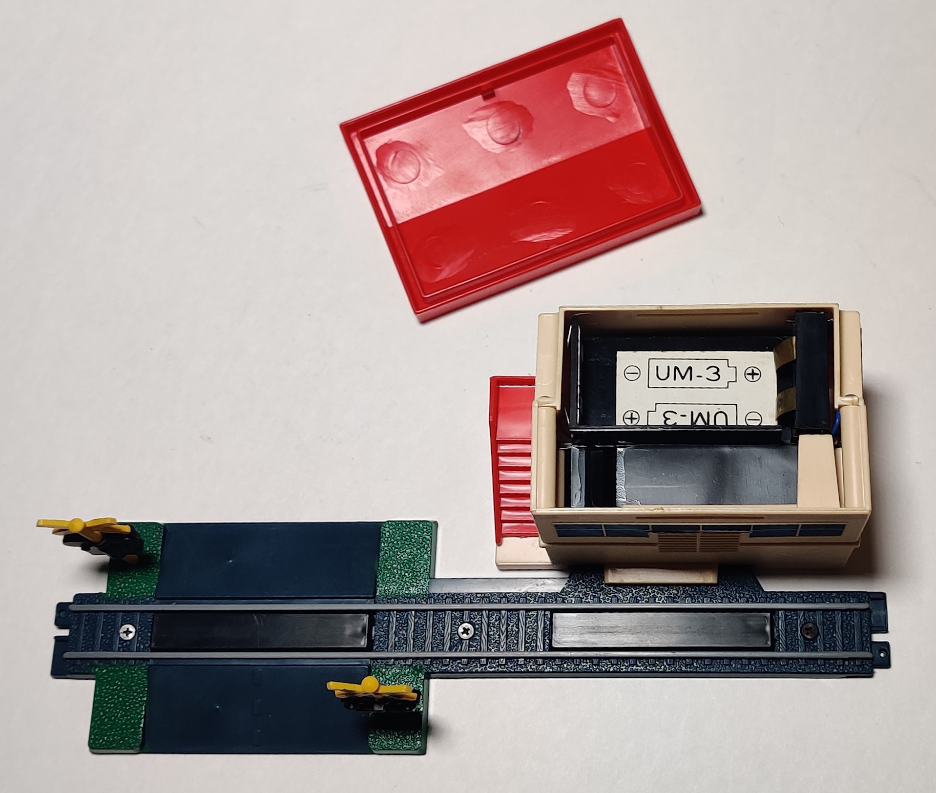 Bandai Mini Mini Rail No. 3 EF71 Electric Locomotive Horn Set